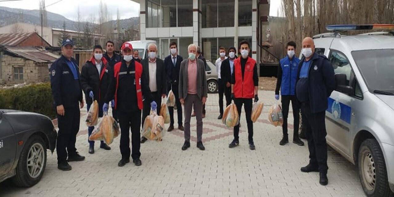 AK Parti Bozkır Gençlik Kolları VATANDAŞLARA YARDIM ELİ UZATIYOR