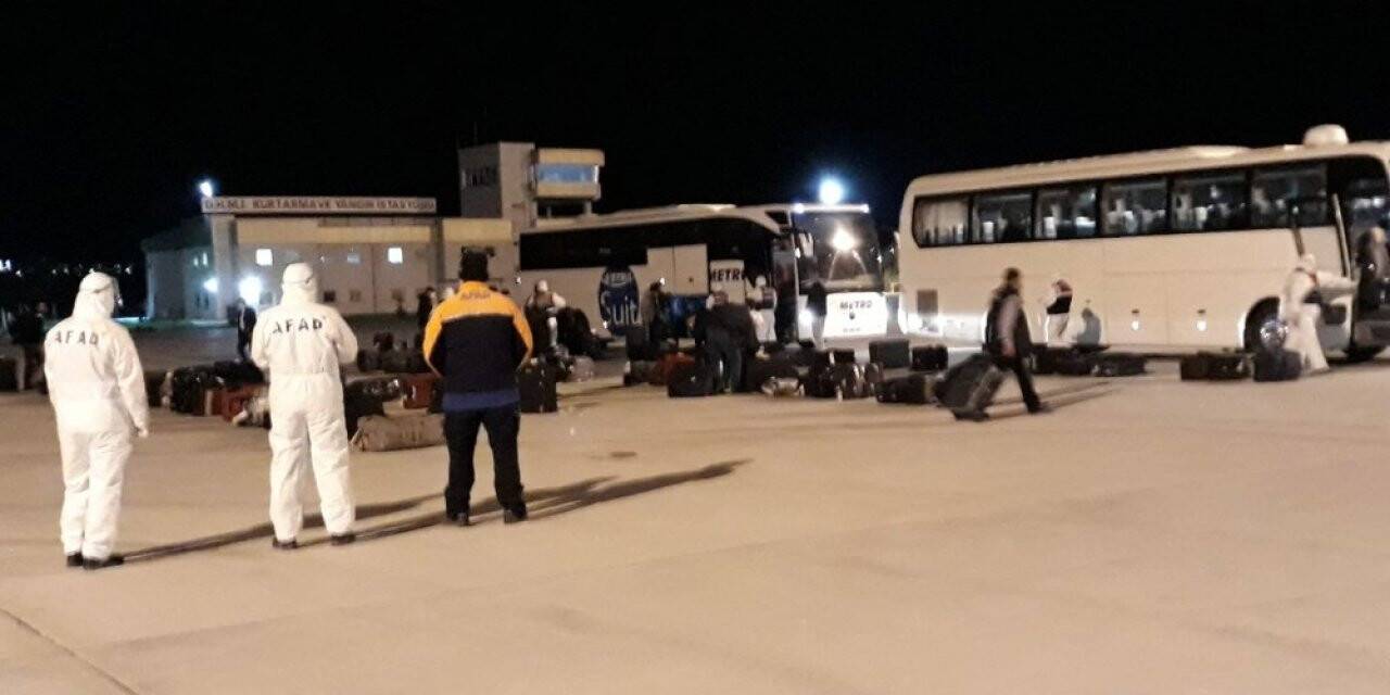 Cezayir’den Getirilen 144 Türk Vatandaşı Konya’da Yurda Yerleştirildi