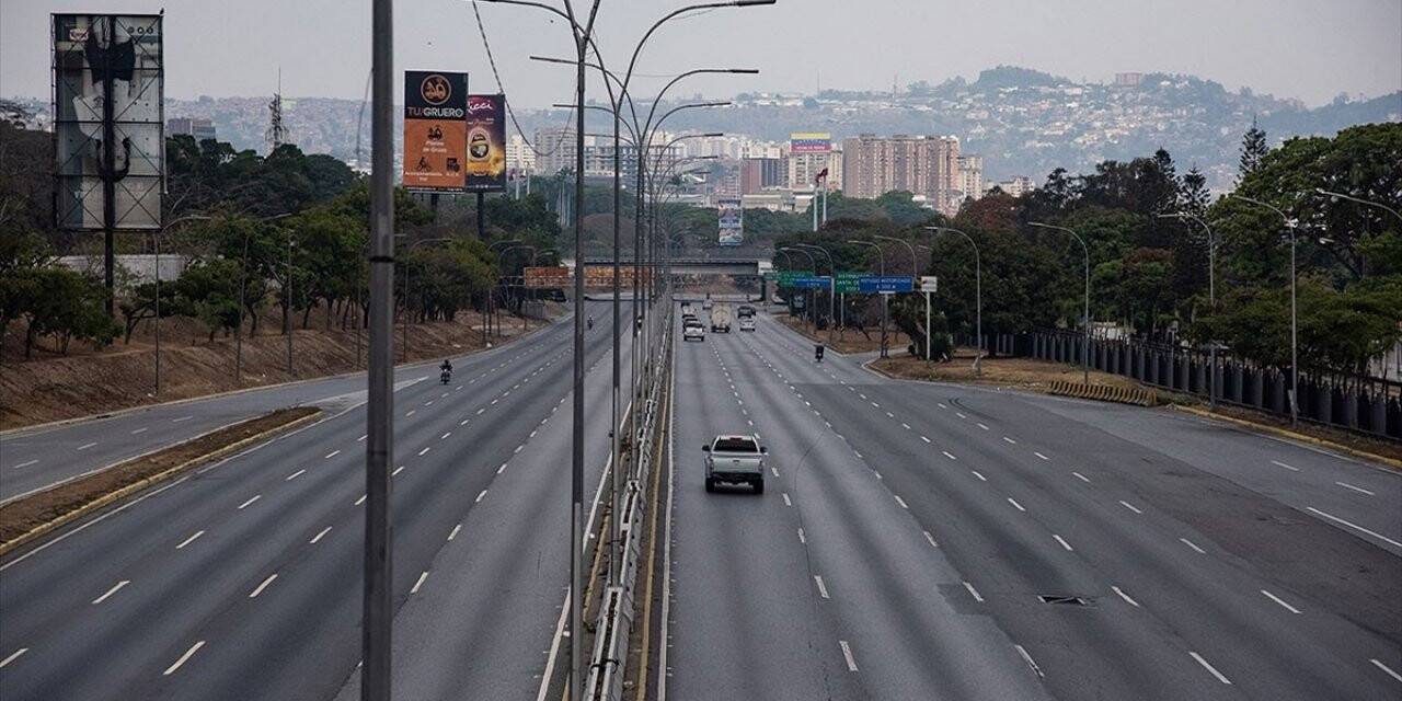 Venezuela Akaryakıtsız Kalmamak İçin İran'dan Yardım İstedi