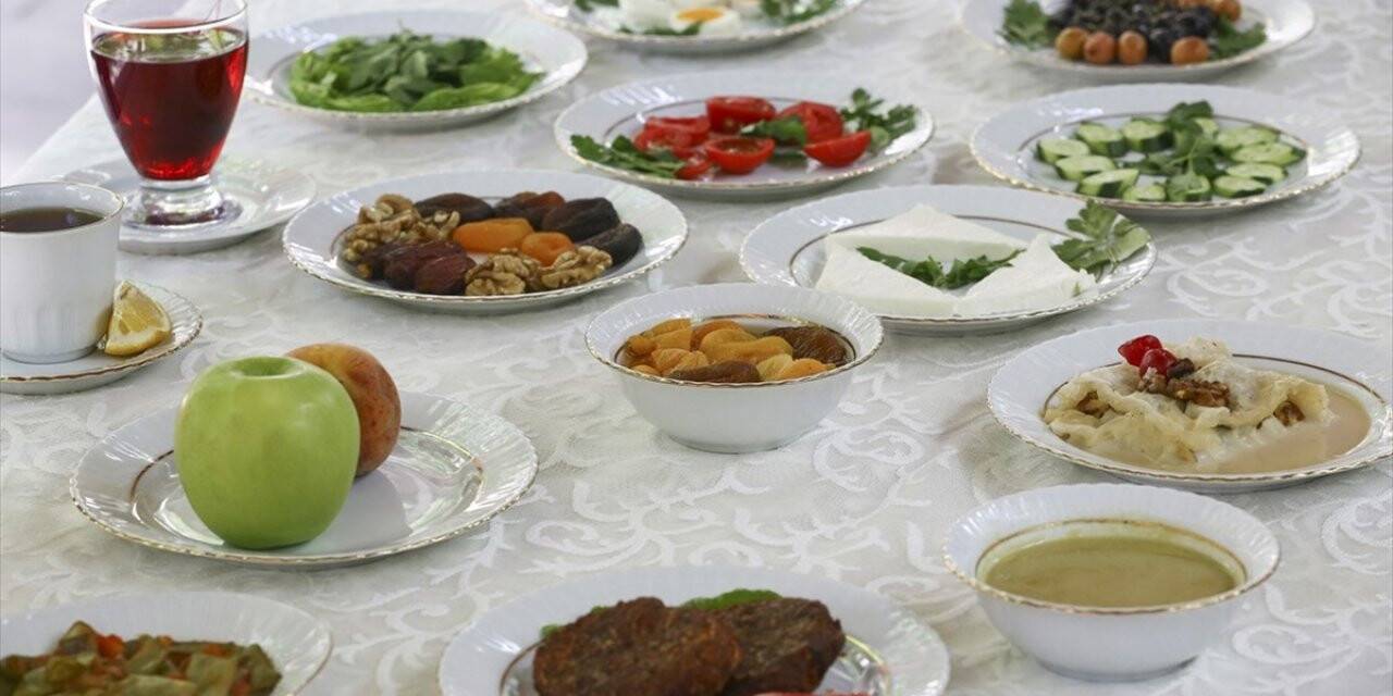 Ramazan Dengeli Ve Planlı Beslenmeyle Sağlığa Sağlık Katıyor