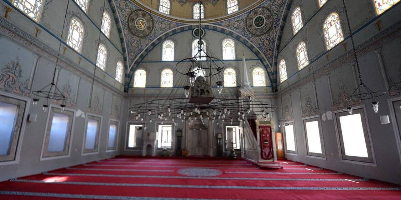 Asırlık Camiler Tarihinin 'en Sesiz' Günlerini Yaşıyor