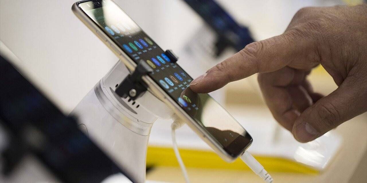 Yurt Dışından Getirilen Telefonların Kayıtsız Kullanım Süresi Uzatılacak
