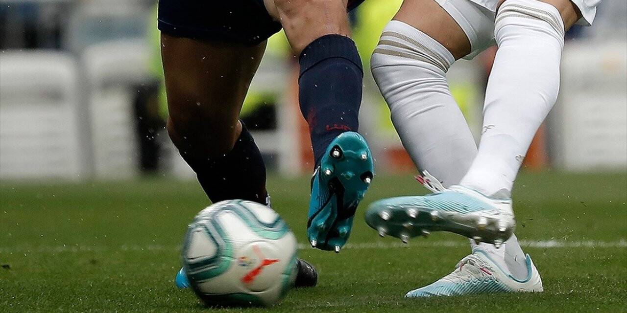 Koronavirüsten Etkilenen 'futbol Ekosisteminde' Tartışma Konusu Astronomik Harcamalar