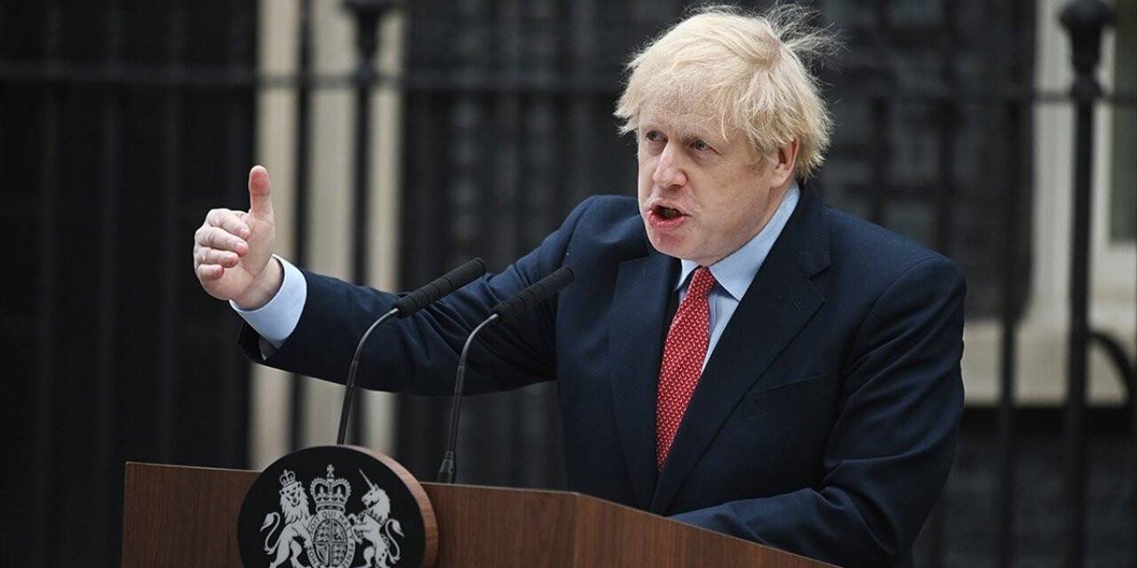 İngiltere Başbakanı Johnson Kovid-19 salgınında 'maksimum risk' uyarısı yaptı