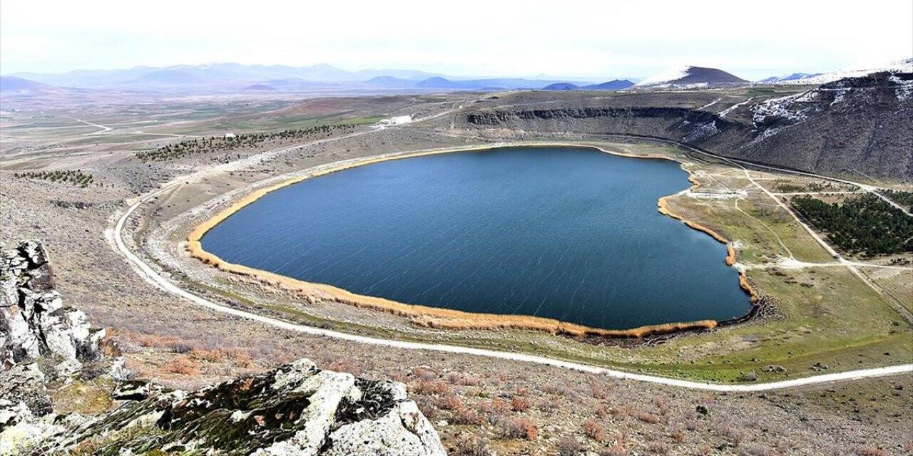 Kapadokya'nın 'kalbi' Narlıgöl ilkbaharda bir başka güzel