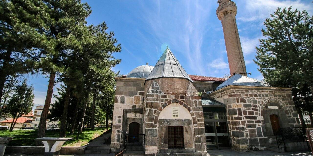 Konya'da tarihi Seyyid Harun Veli Camisi'nde sessizlik