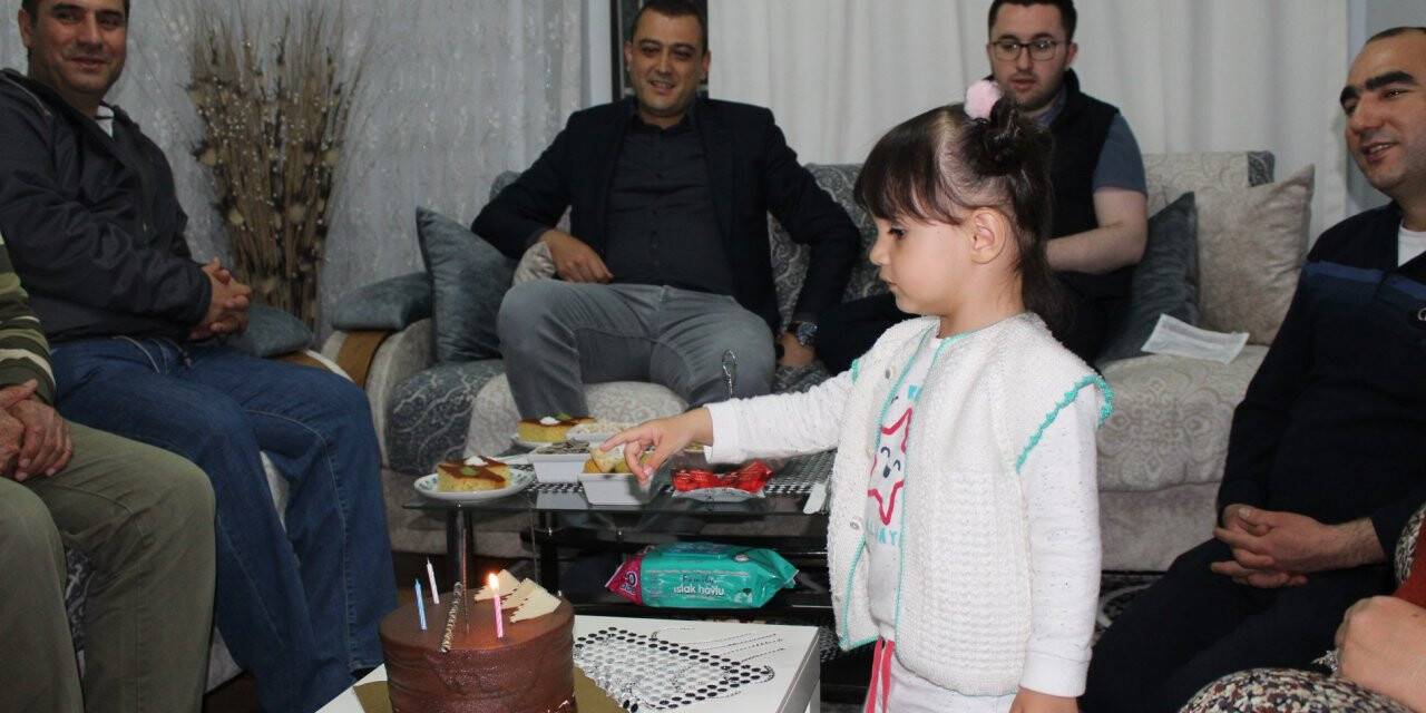 İstanbul'dan Yunak'a Doğum Günü Sürprizi
