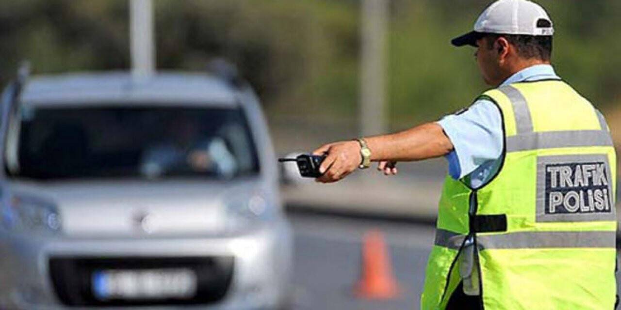 İran'da 133 trafik polisi Kovid-19'a yakalandı