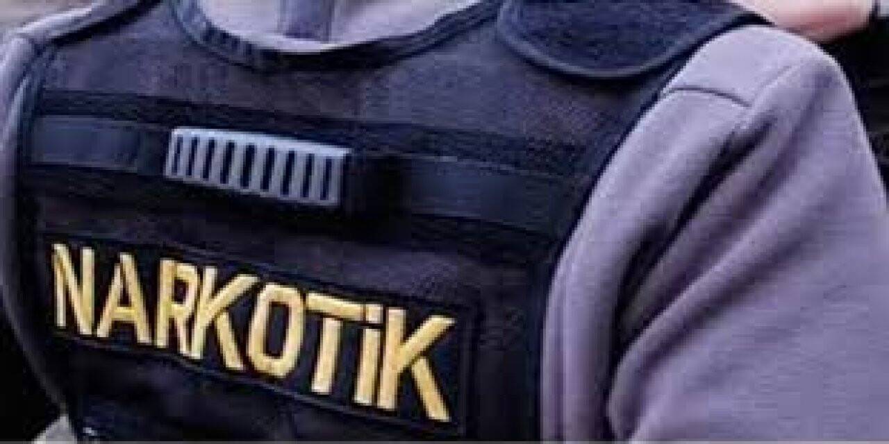 İstanbul'da uyuşturucu operasyonunda yakalanan 2 kişi tutuklandı