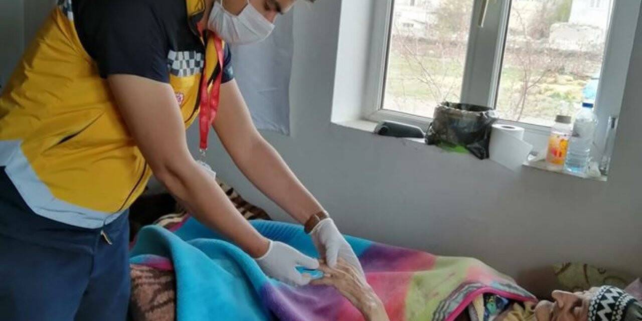 Tomarza'da Vefa Sosyal Destek Grubu vatandaşların ihtiyaçlarını gideriyor
