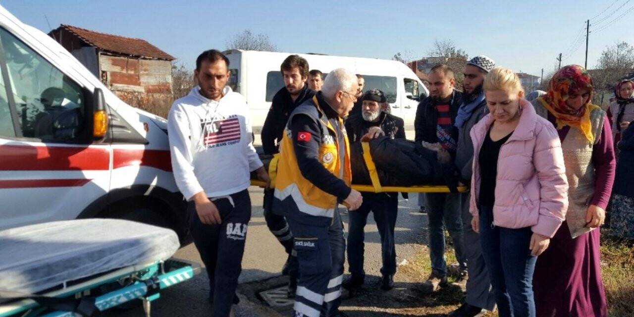 Minibüs elektrikli bisiklete çarptı: 1 ölü