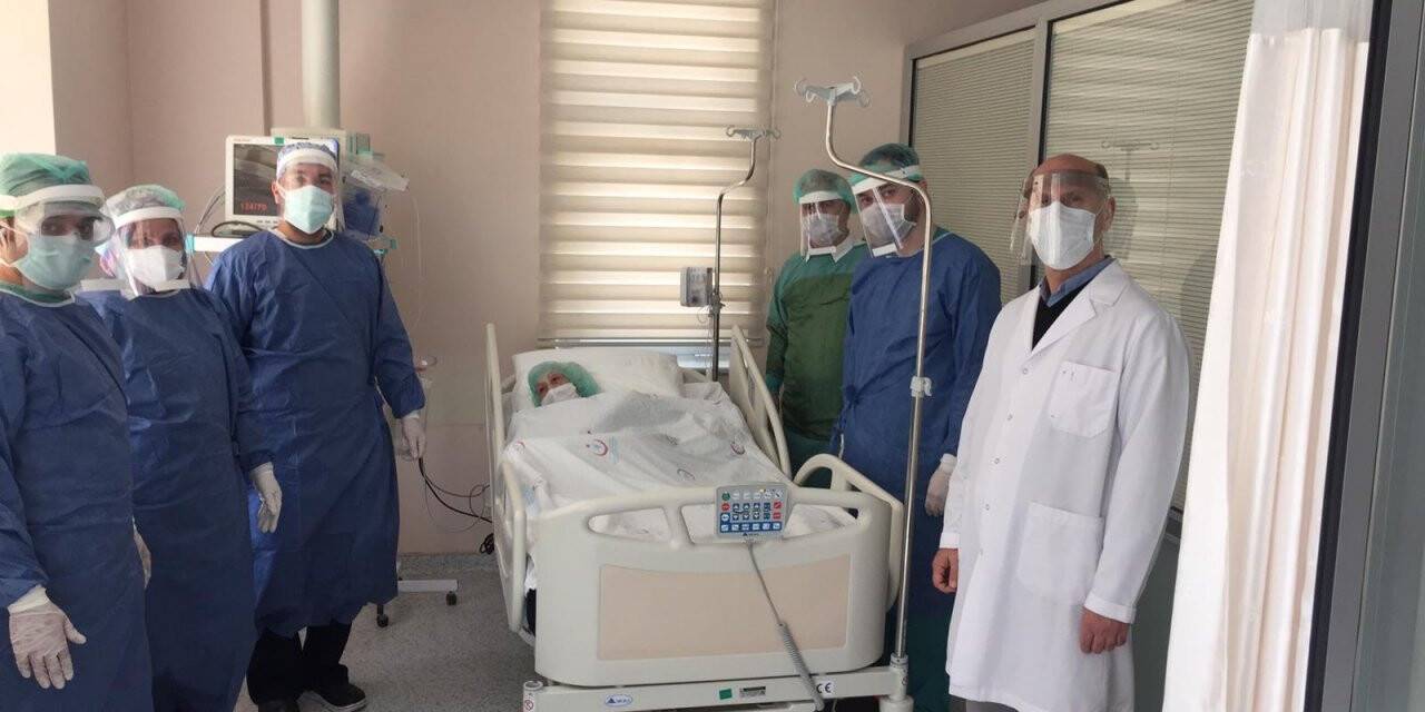 Sakarya'da 94 yaşındaki 2 kadın Kovid-19'u yendi