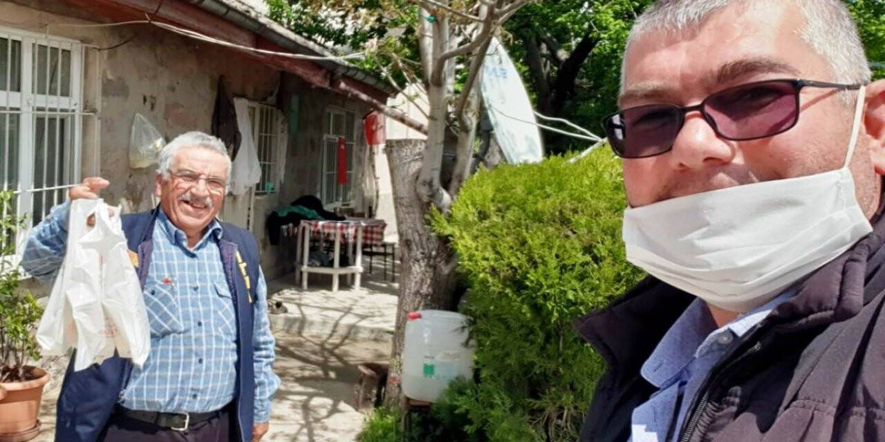 Seydişehir'de kolonya ve maske dağıtımı
