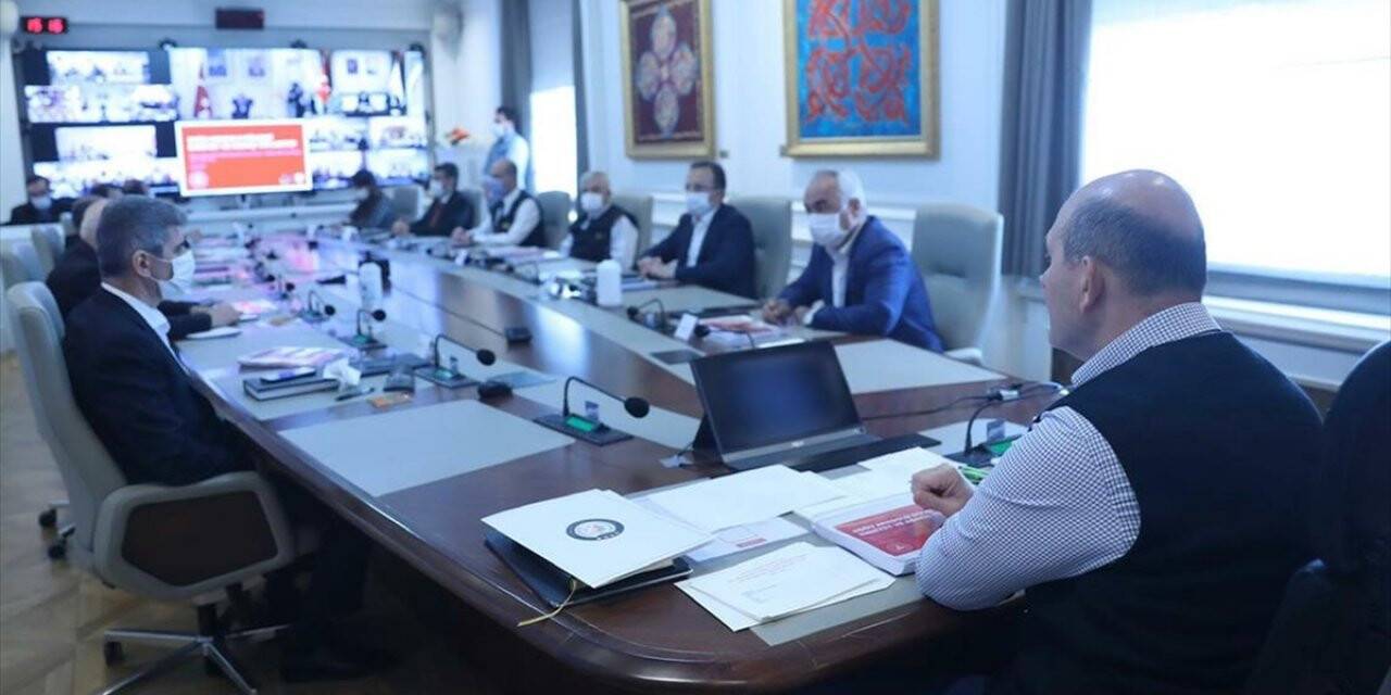 Bakan Soylu'nun başkanlığında video konferans yöntemiyle güvenlik toplantısı yapıldı