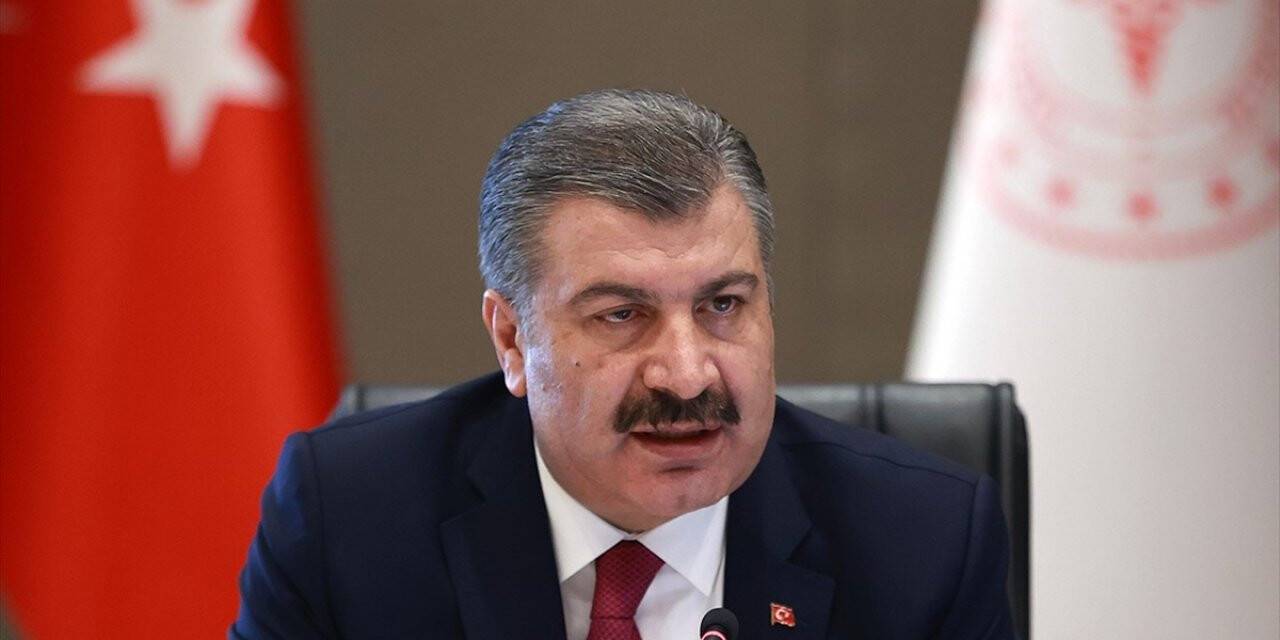 Sağlık Bakanı Koca: Günlük Kovid-19 vaka sayısı 2 binin altına düştü