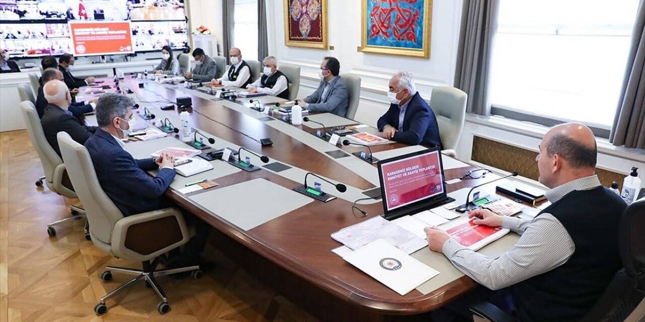 Bakan Soylu'nun başkanlığında video konferans yöntemiyle güvenlik toplantısı yapıldı