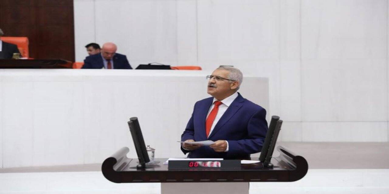 İran'da 300 Türk Tır Şoförü 20 gündür mahsur, kaderlerine terk edildi