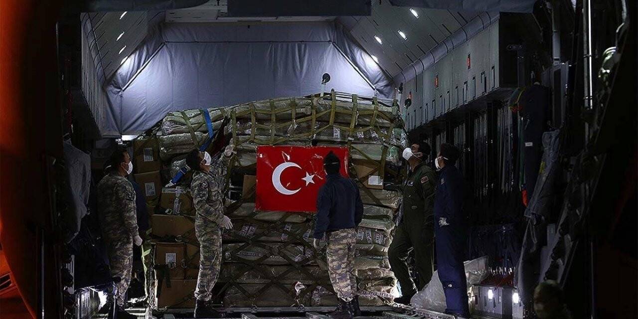 Türkiye'nin tıbbi yardım malzemeleri Somali'ye ulaştı