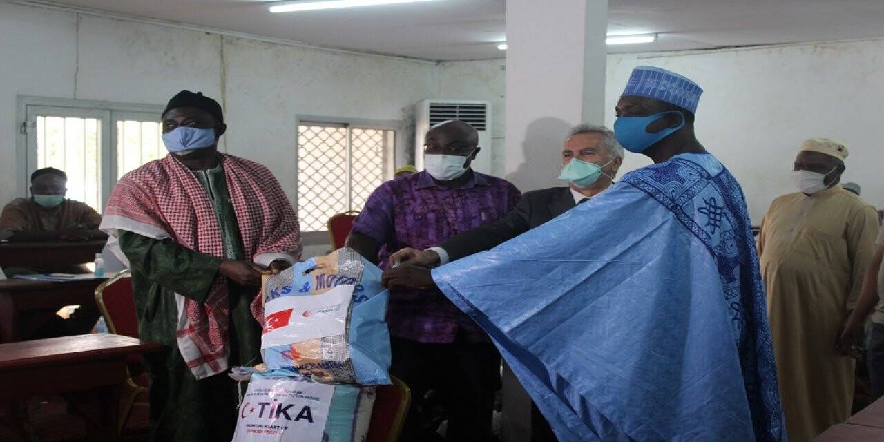 TİKA'dan Kamerun'a ramazan yardımı