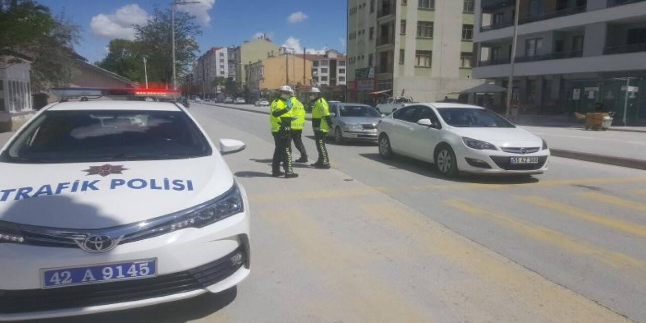 Karapınar'da sürücülere broşür dağıtıldı