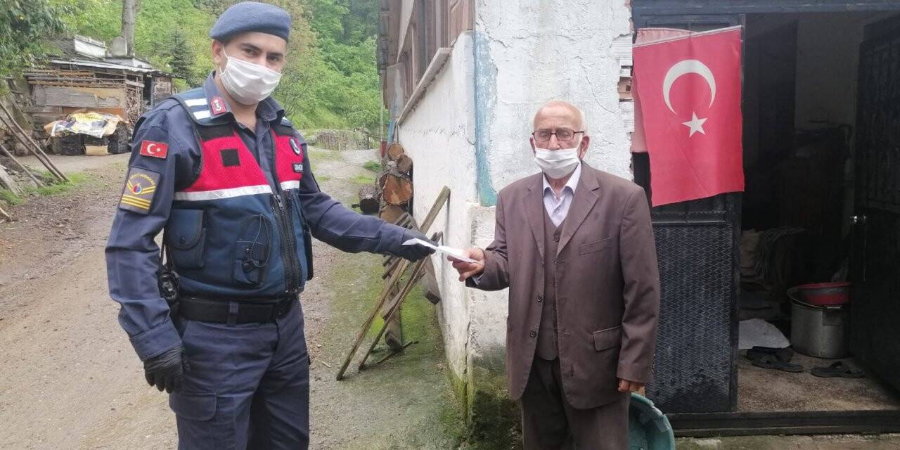 Ordu'da 81 yaşında bir kişi emekli maaşını "Milli Dayanışma Kampanyası"na bağışladı