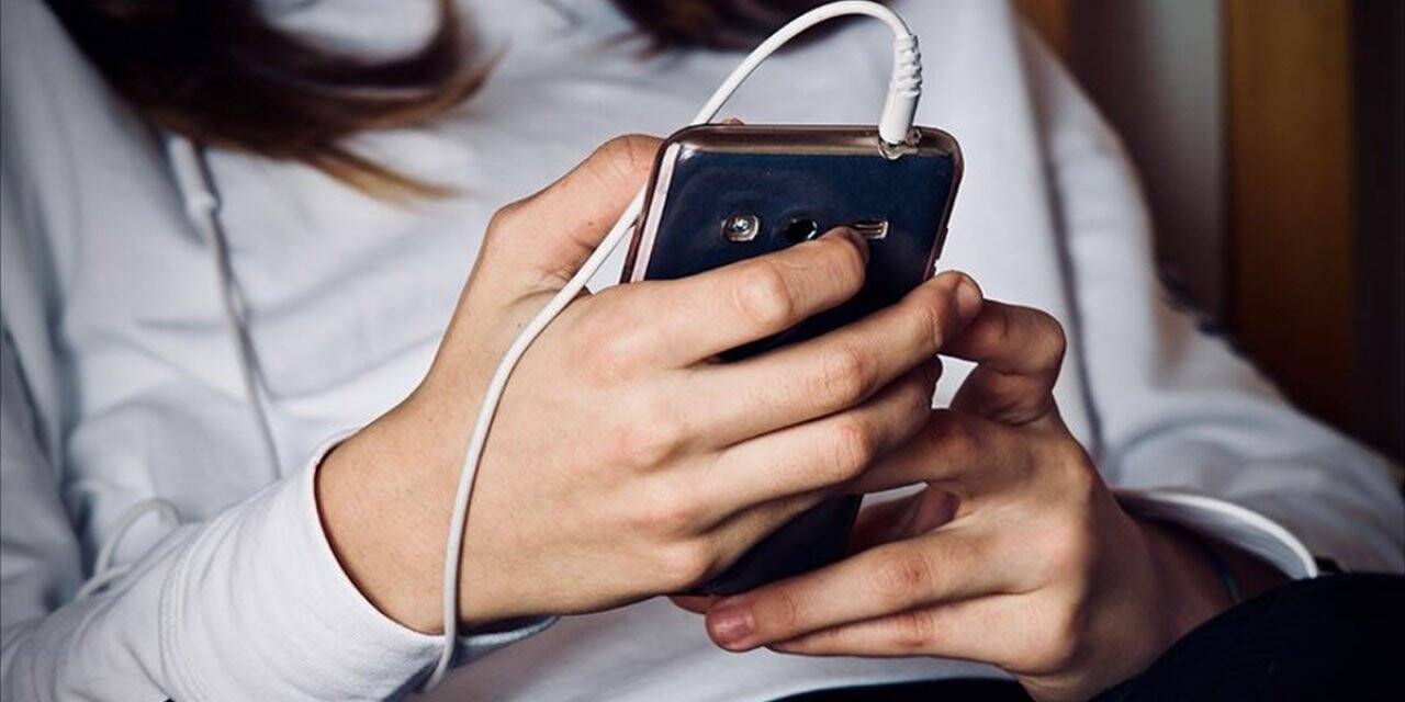 Salgın sürecinde evde kalanlara 'teknoloji bağımlılığı' uyarısı