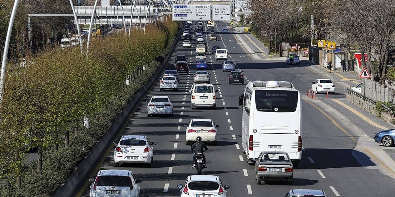 Türkiye'de 3 ayda trafiğe kaydedilen taşıtların yarısı 3 büyük şehirden