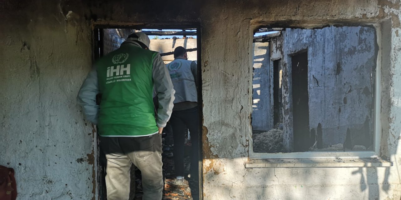 Evi yanan aileye İHH'den yardım