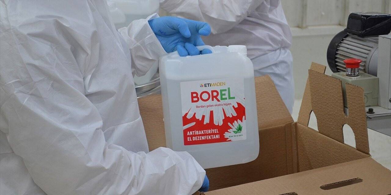 BOREL'in litrelik boyları da raflarda yerini aldı