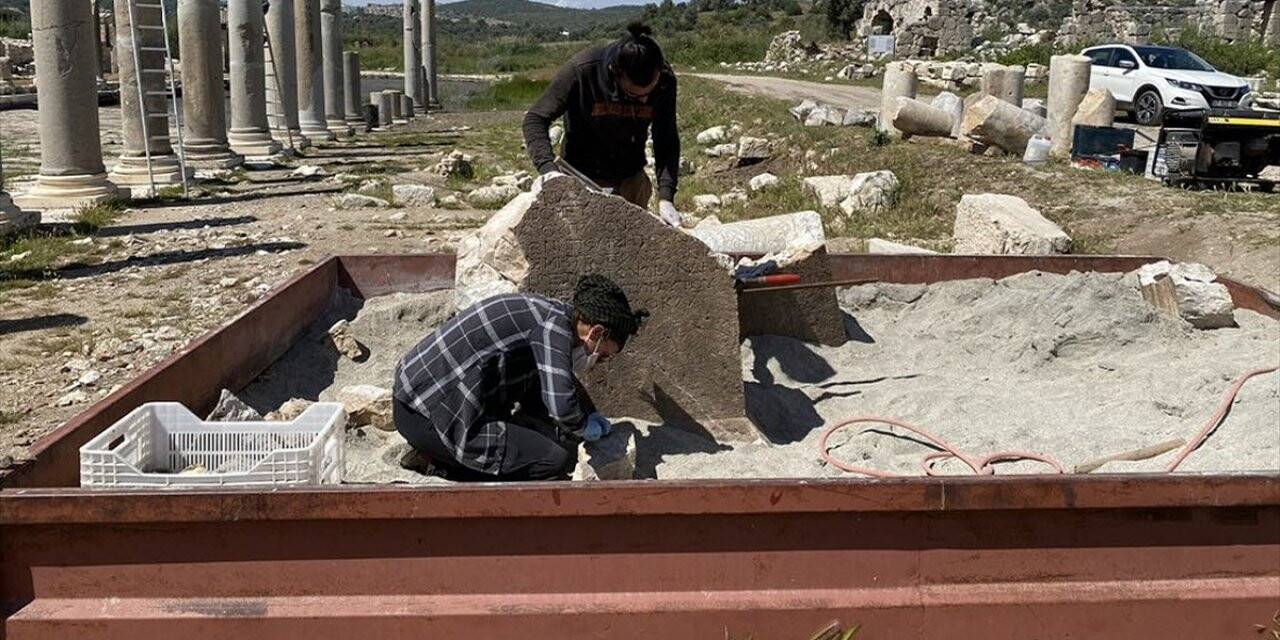 Patara'da bulunan 'yazıt' kazı ekibini heyecanlandırdı