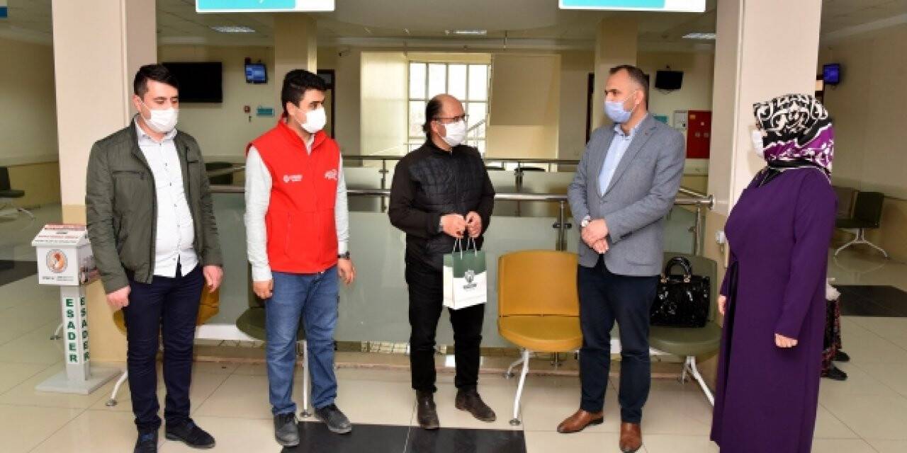 Konya Karatay Kent Konseyi sağlık çalışanlarına ziyaretlere devam ediyor