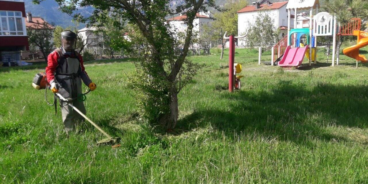 Çevre Temizliğine Önem Gösteriyoruz