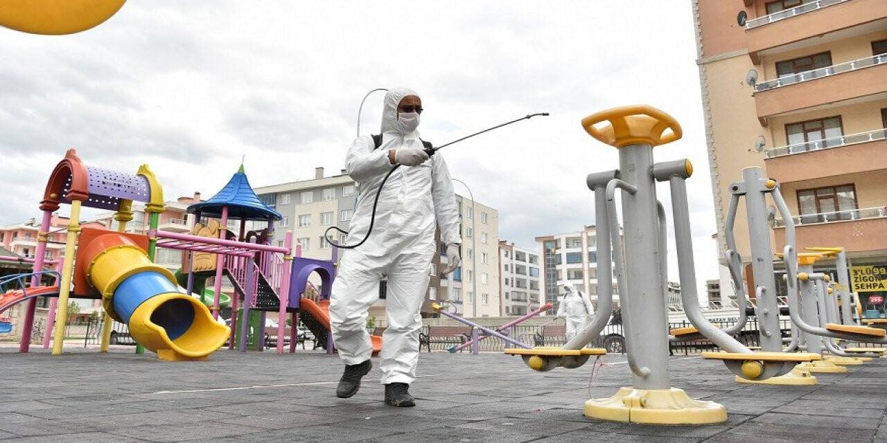 Konya Karatay'da parklar Kovid-19 sonrasına hazırlanıyor