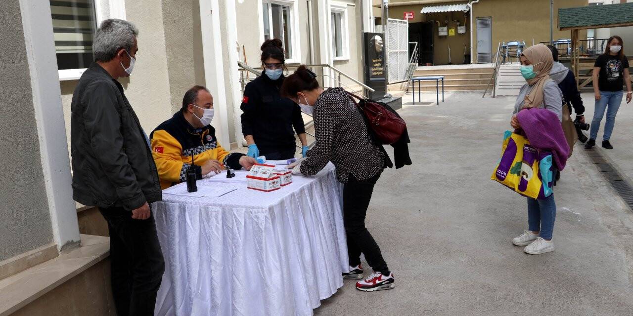 Amasya'daki yurtlarda karantina süresi dolan 155 kişi evlerine gönderildi