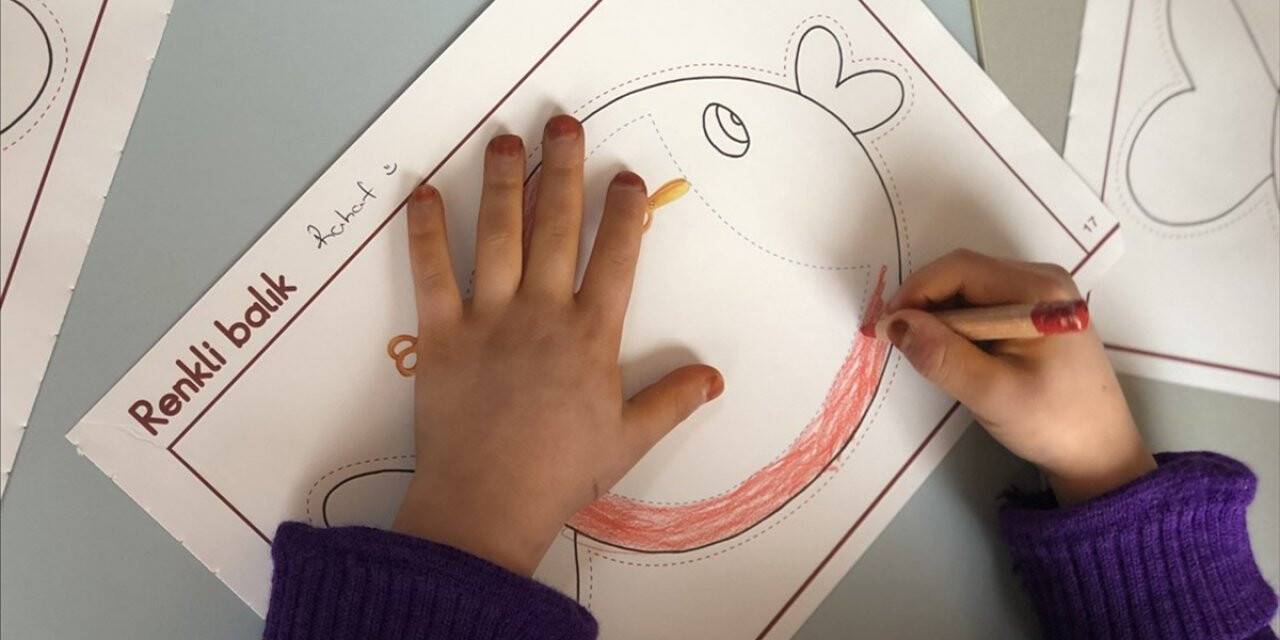 Türkiye'de 268 bin 843 yetim, 81 bin 239 öksüz çocuk var