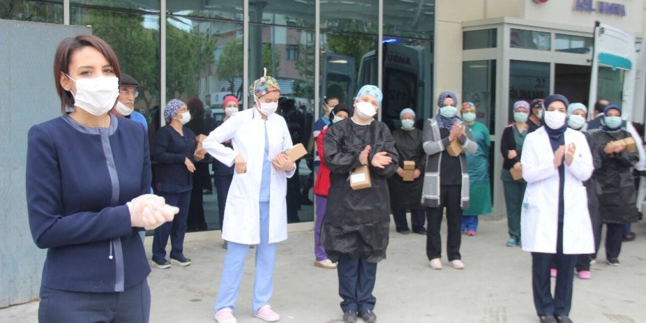 Medaş Çalışanlarından Sağlıkçılara Anneler Günü Sürprizi