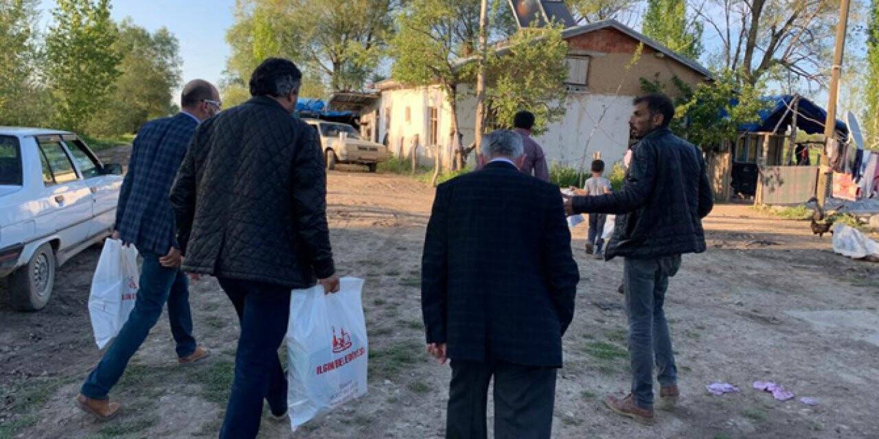 Ilgın'da evi yanan aileye Gönül Köprüsü Derneği'nden yardım eli