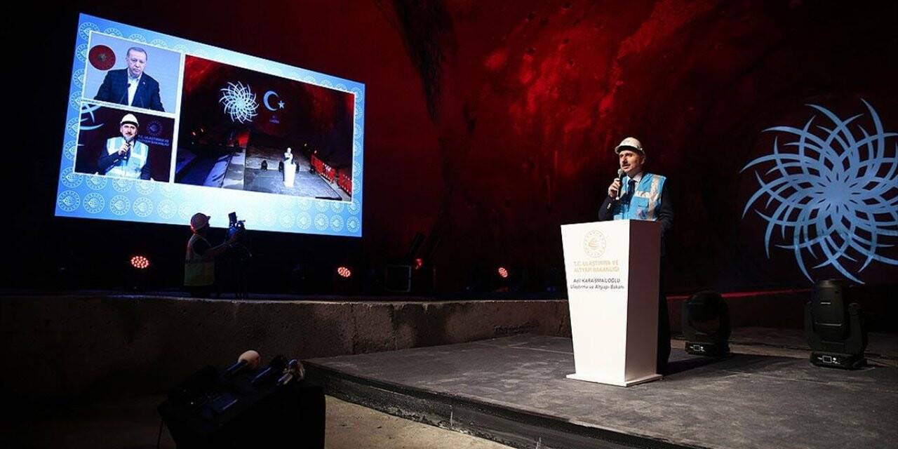 Gayrettepe-Kağıthane-İstanbul Havalimanı Metro Projesi Tüneli'nde ilk ışık göründü