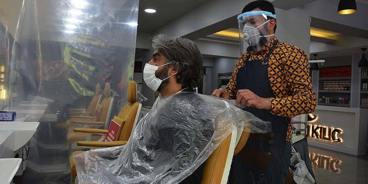 Berber, kuaför ve güzellik salonları yeniden faaliyete geçti
