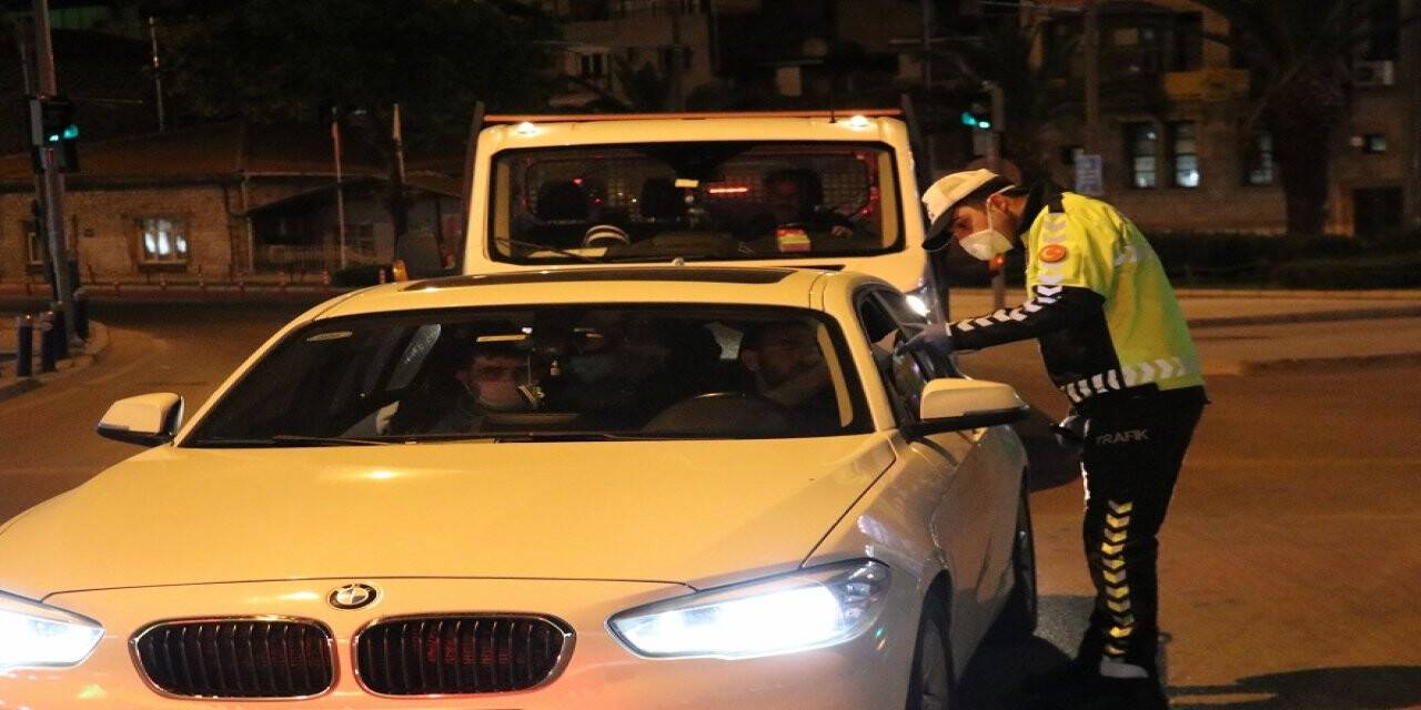 İzmir'de sokağa çıkma kısıtlamasına uymayan 949 kişiye ceza