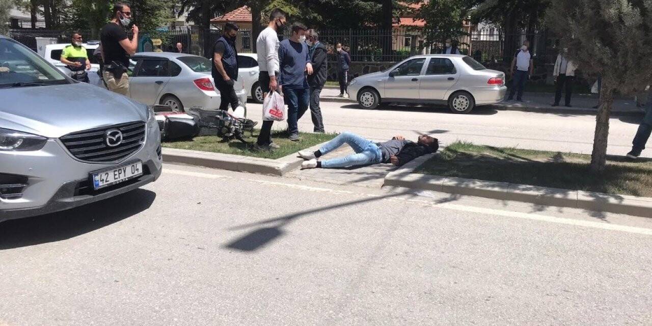Otomobilin Çarptığı Elektrikli Bisiklet Sürücüsü Yaralandı