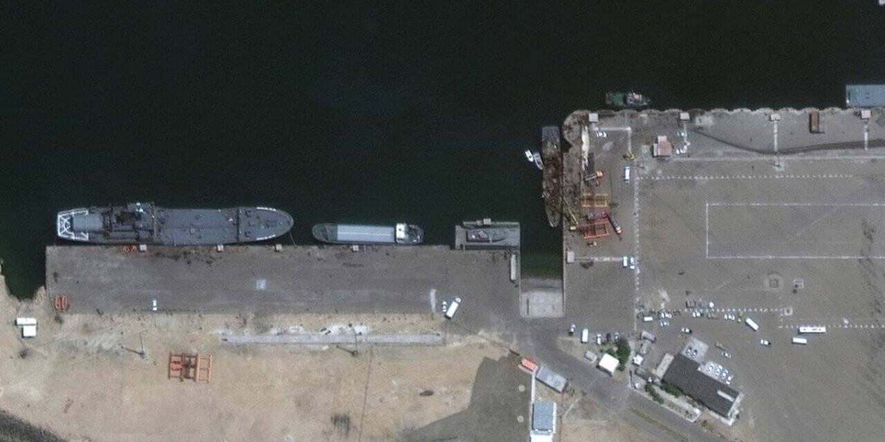 İran'da deniz tatbikatı kazasında ölenler için cenaze töreni düzenlendi
