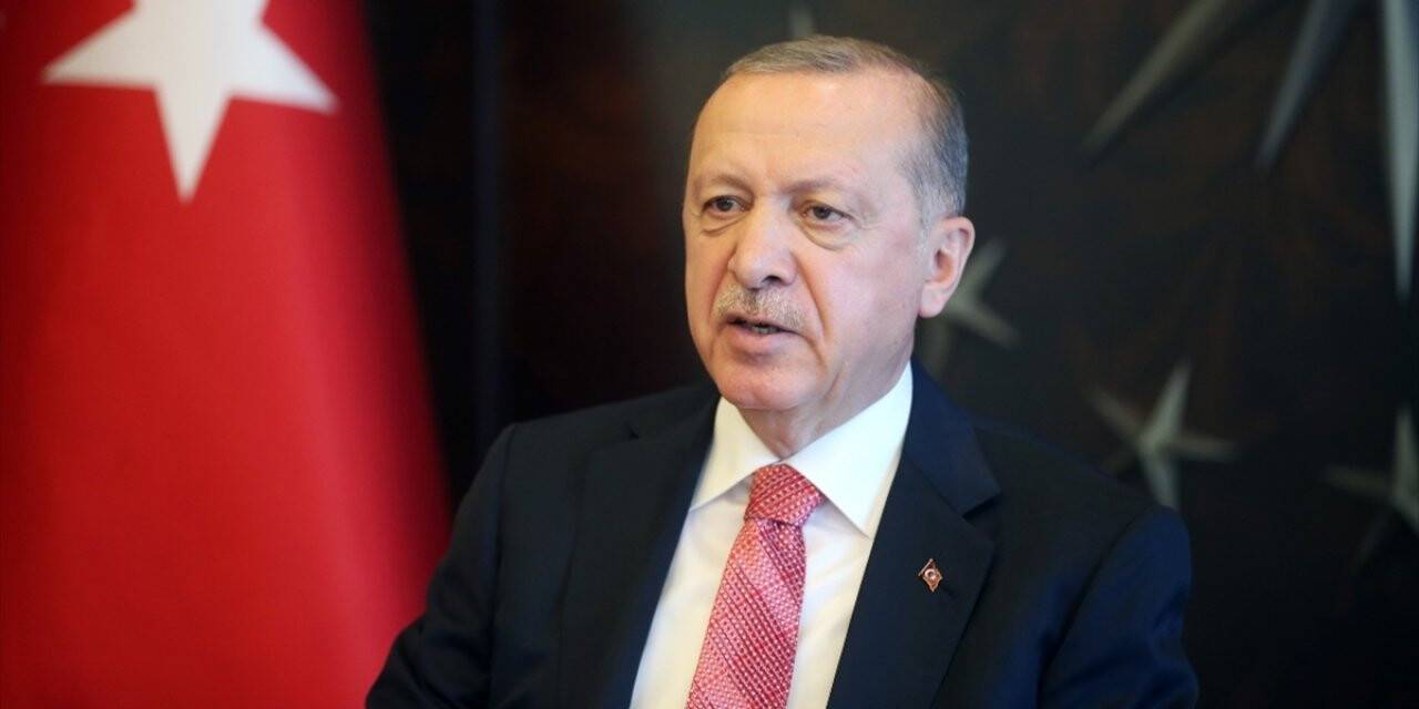 Cumhurbaşkanı Erdoğan, Milli Dayanışma Kampanyası'na yüzüğünü gönderen vatandaşla görüştü