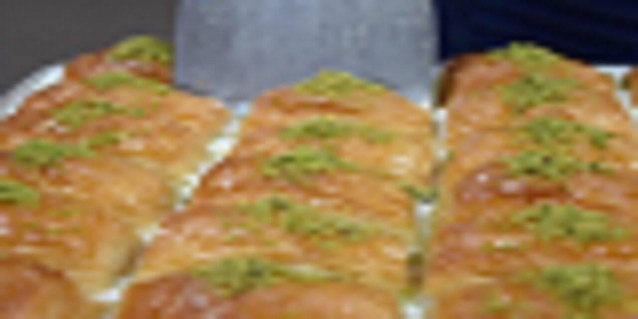 Manda kaymaklı baklava ramazan ayında sofraları süslüyor
