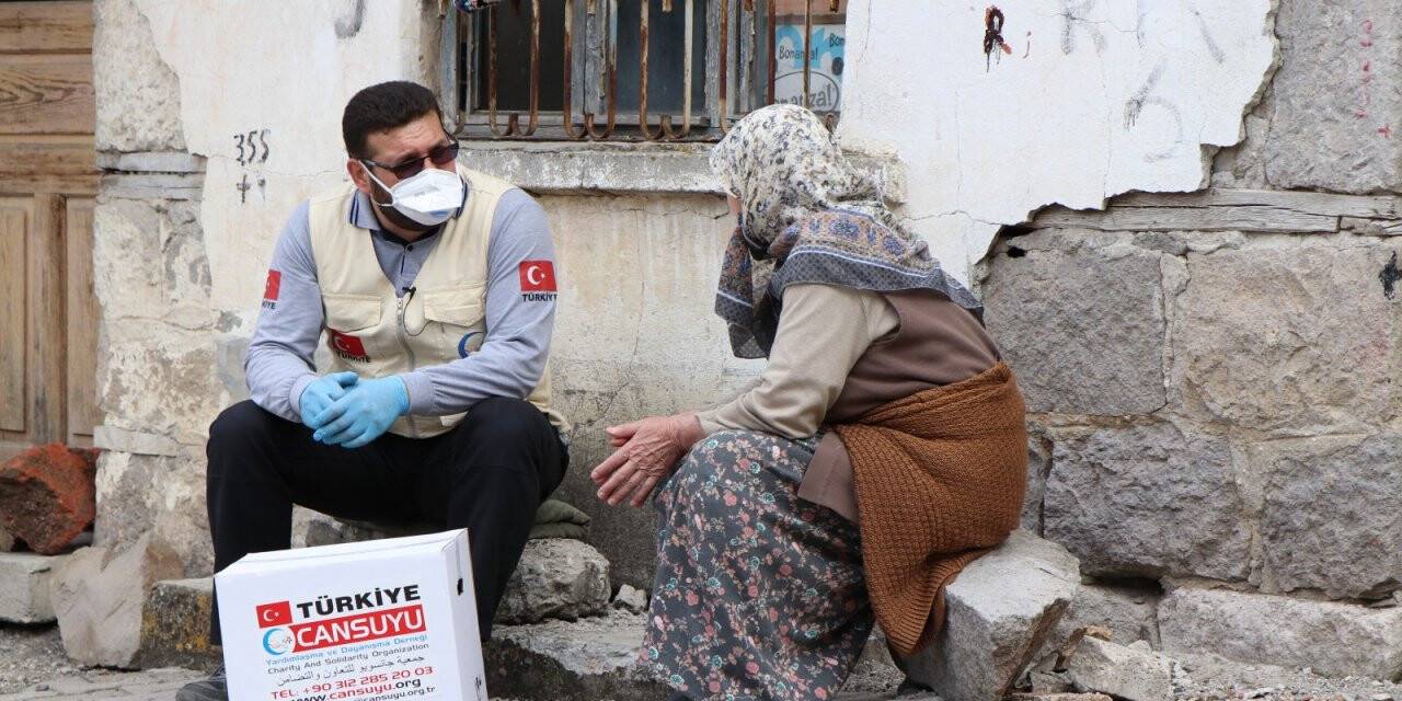 Cansuyu Derneği "Evinize Sağlık" projesiyle yardımlarını sürdürüyor