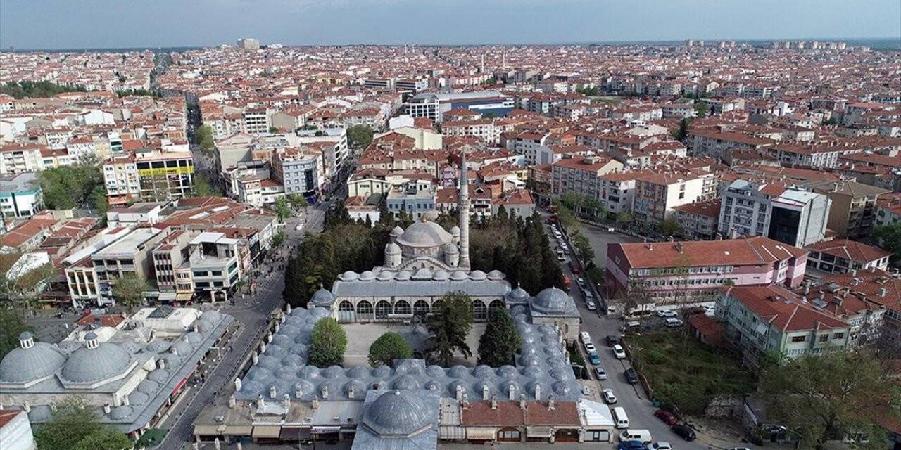 Kırklareli'nde Kovid-19 tedbirleri kapsamında maske takma zorunluluğu getirildi