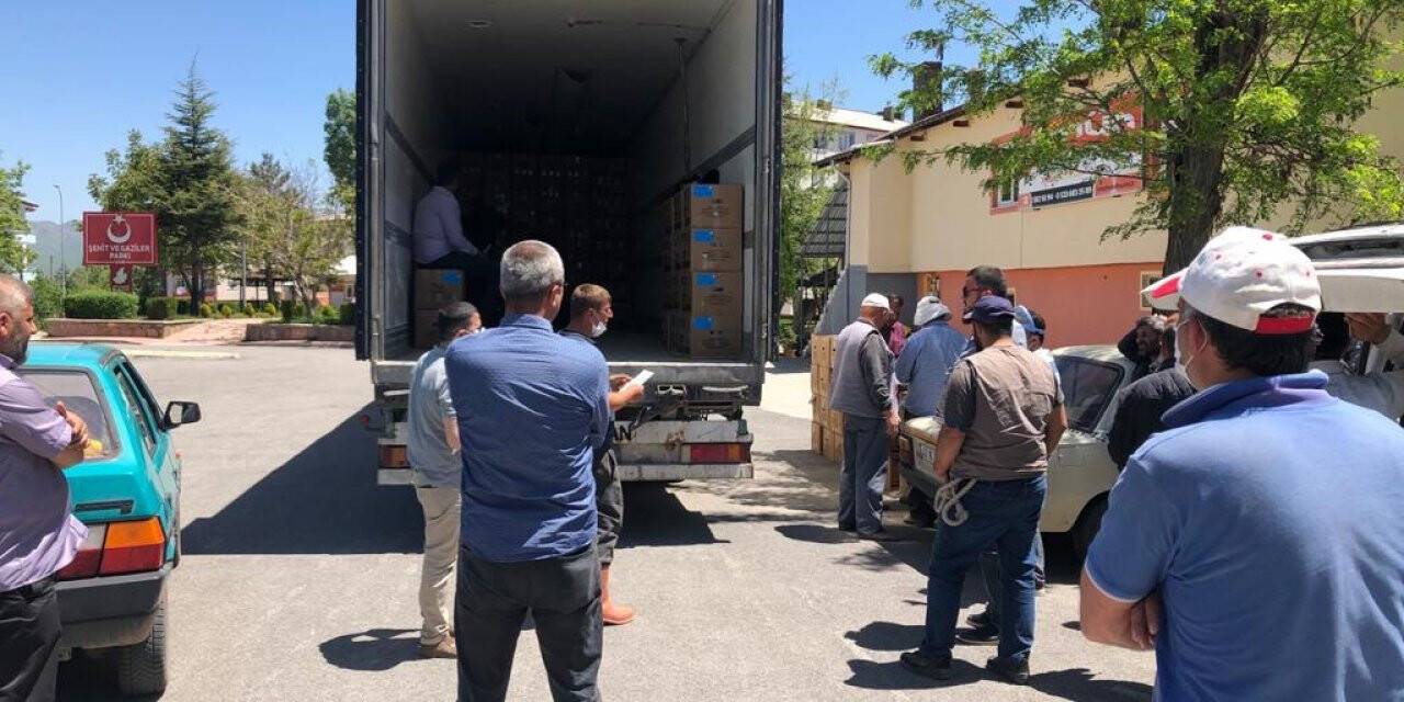 Konya Seydişehir’de çilek üreticisi 424 kişi fidelerini teslim aldı
