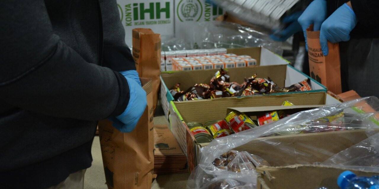 Konya İHH'dan kamplara kumanya yardımı