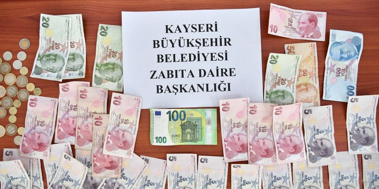 Kayseri'de dilencinin üzerinden döviz ve Türk lirası çıktı
