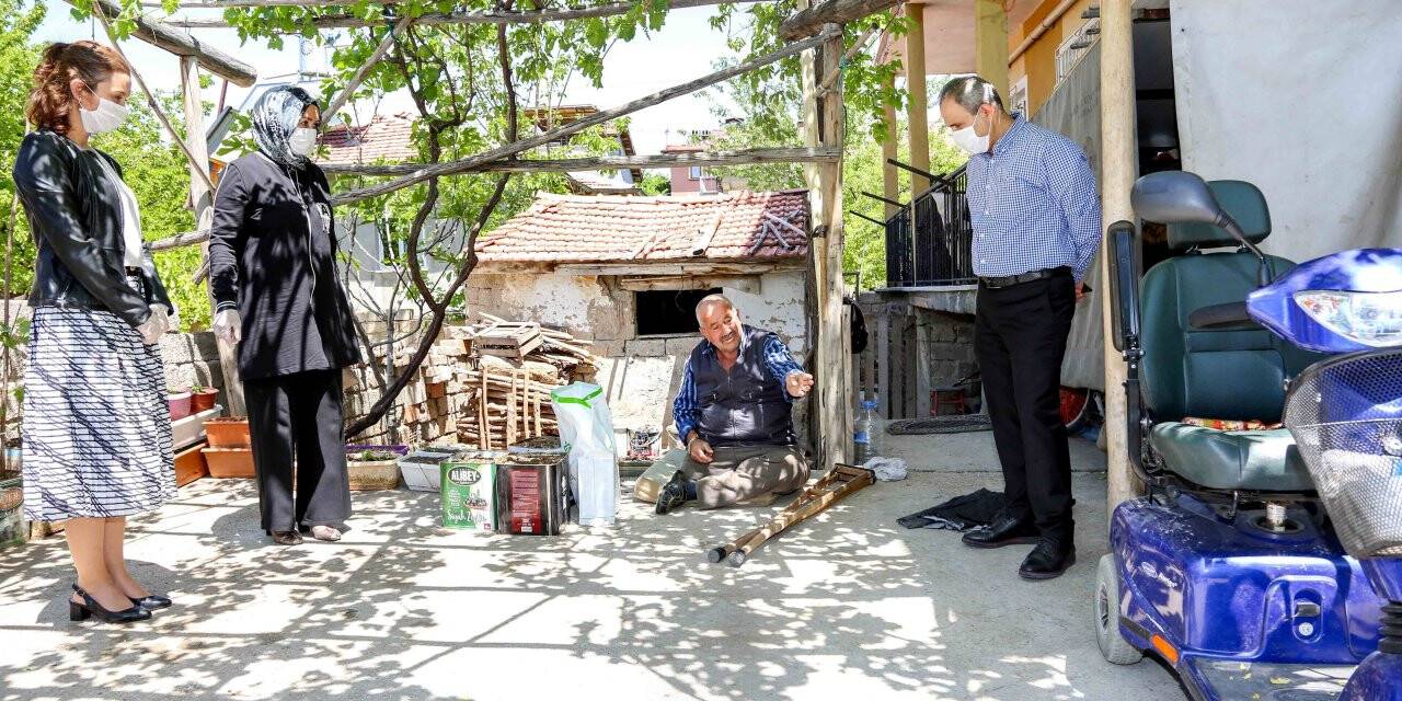 Meram Belediyesi Meclis üyeleri engellileri ziyaret etti